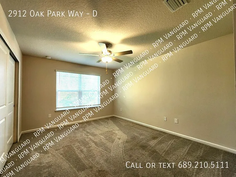 2912 Oak Park Way #D — Photo 9