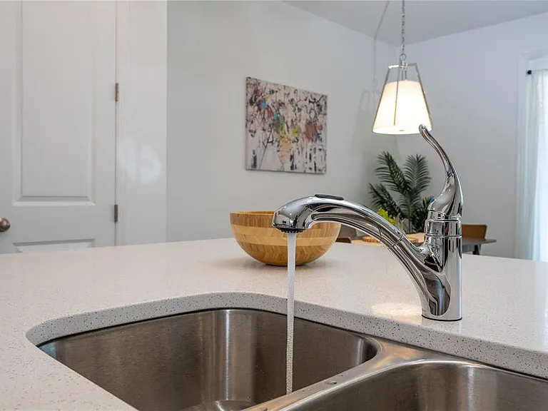 686 Longboat Dr — Photo 10
