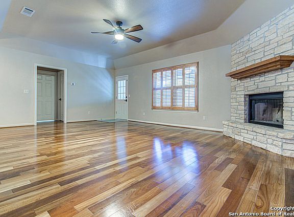 3rd image of 1213 Camellia LN