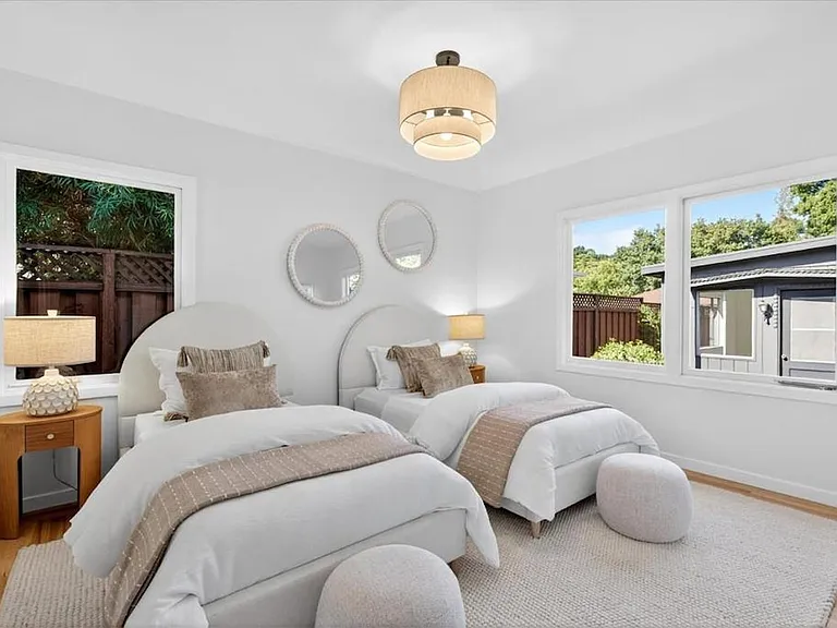 807 Rutherdale Ave — Photo 9