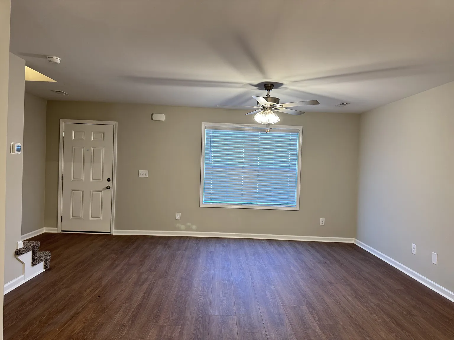 3 bed, 3.5 bath, 1600 sqft, $1,495 — Photo 3