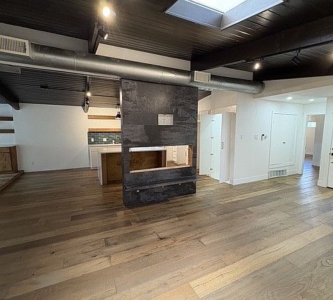 4th image of 3609 Seguin Dr