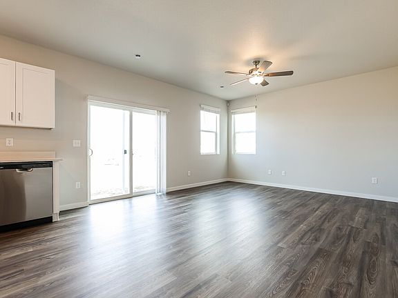 5th image of 2161 Flower Blossom Ave