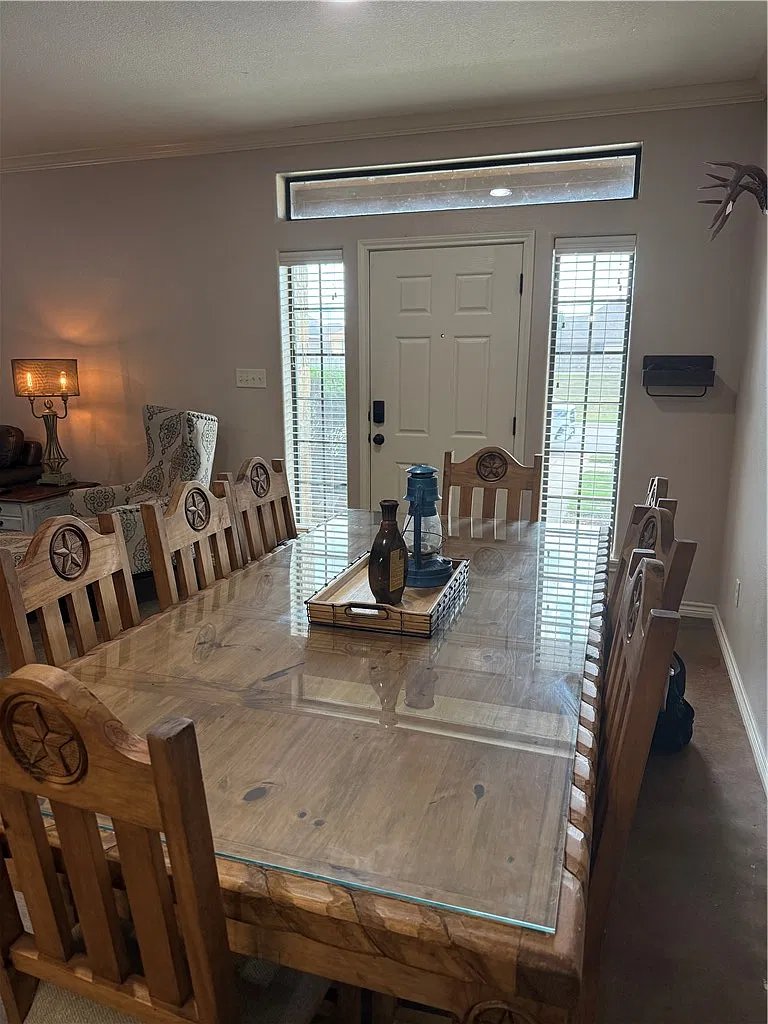 3 bed, 3.5 bath, 1693 sqft, $2,000 — Photo 3
