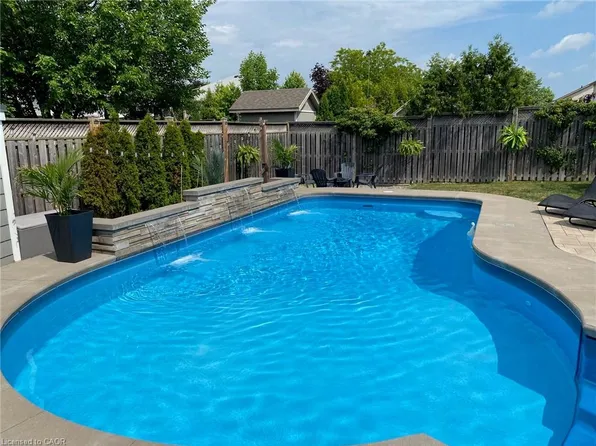 42 Jane St, West Lincoln, ON L0R 2A0