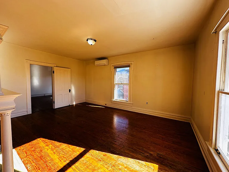 235 Kalorama St #C — Photo 10
