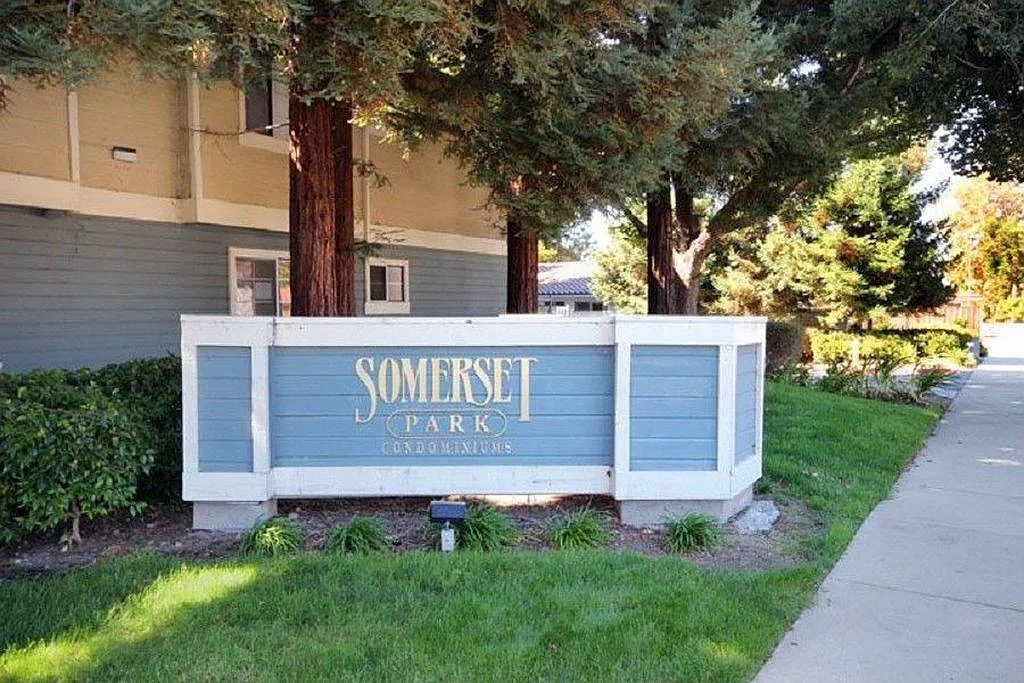 Building Photo - 2754 Somerset Park Cir