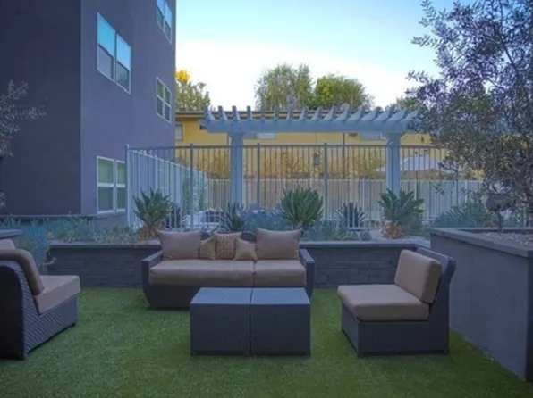 11925 Kling St APT 208, Valley Village, CA 91607