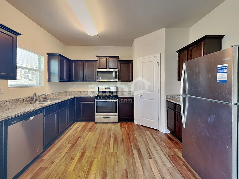 223 Maxton Ave — Photo 3