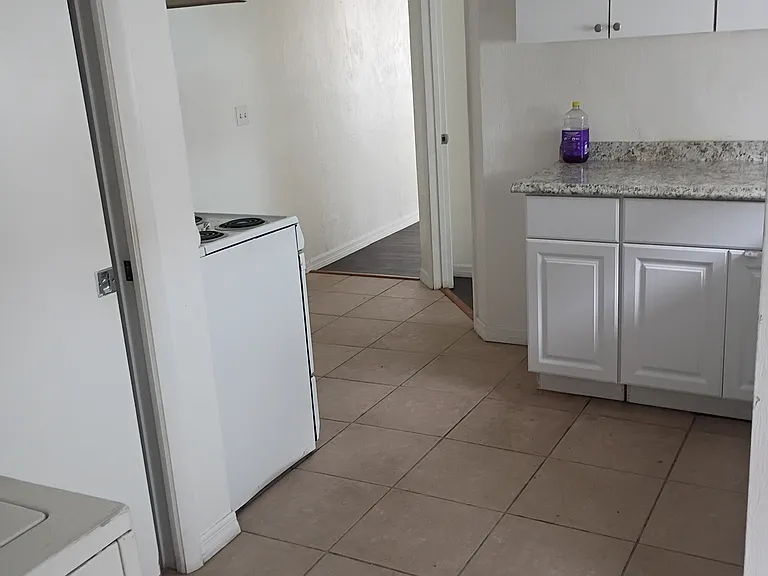 611 Ora St #4 — Photo 25