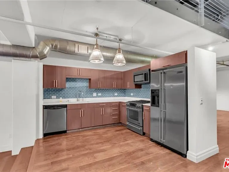 510 S Hewitt St #102 — Photo 35