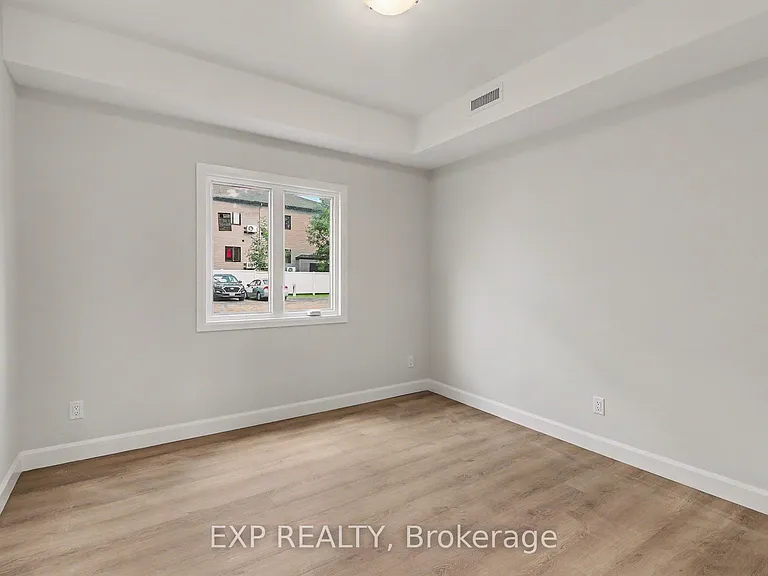 1089 Notre Dame St #2 — Photo 4