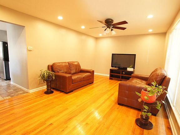 3rd image of 12614 S Stewart Ave