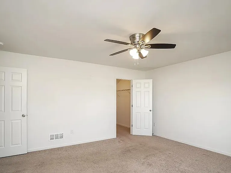 8006 Summerlin Ct — Photo 10