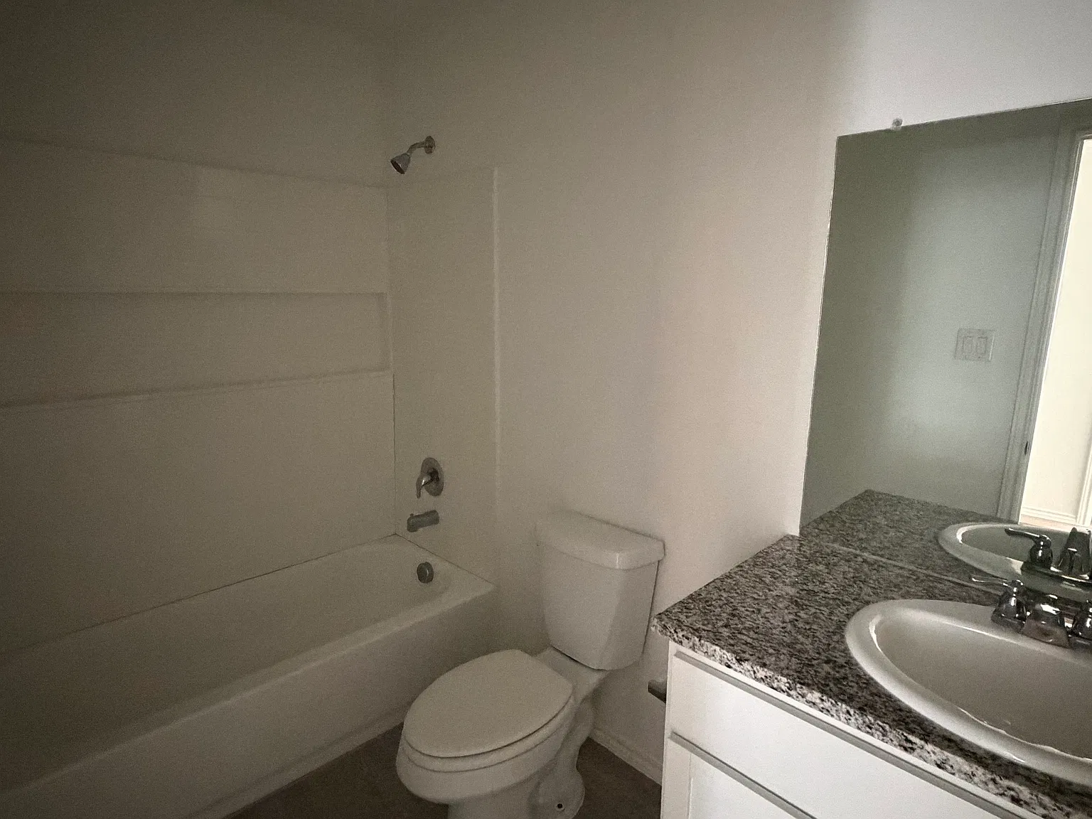3 bed, 1129 sqft, $1,650 — Photo 4