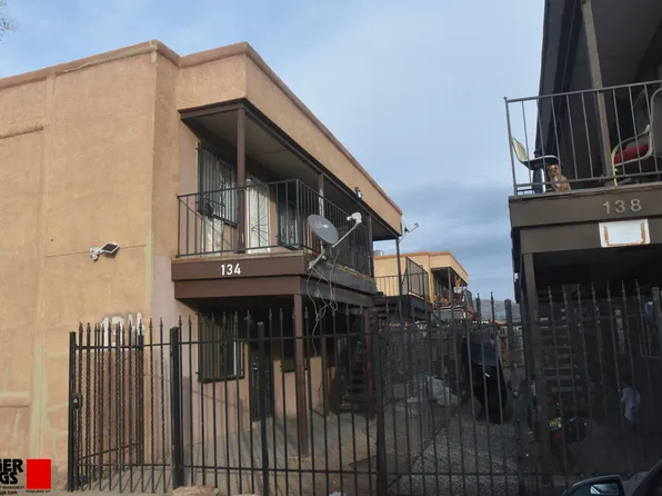 134 Rhode Island St SE, Albuquerque, NM 87108