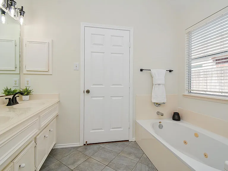 3815 Summerfield Dr — Photo 22