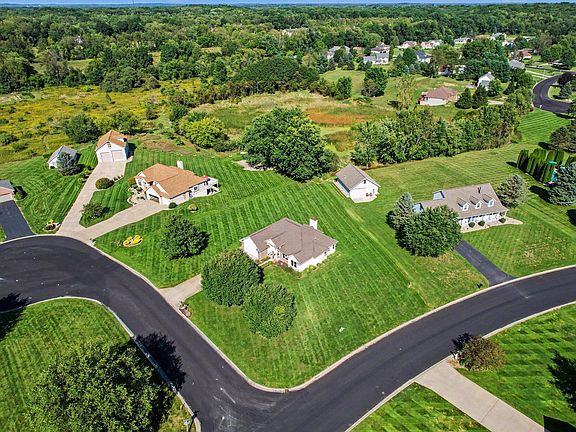 5th image of 12 Hawksbury Point