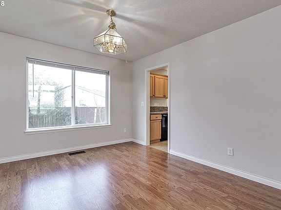 5th image of 2135 NE 10th Ave