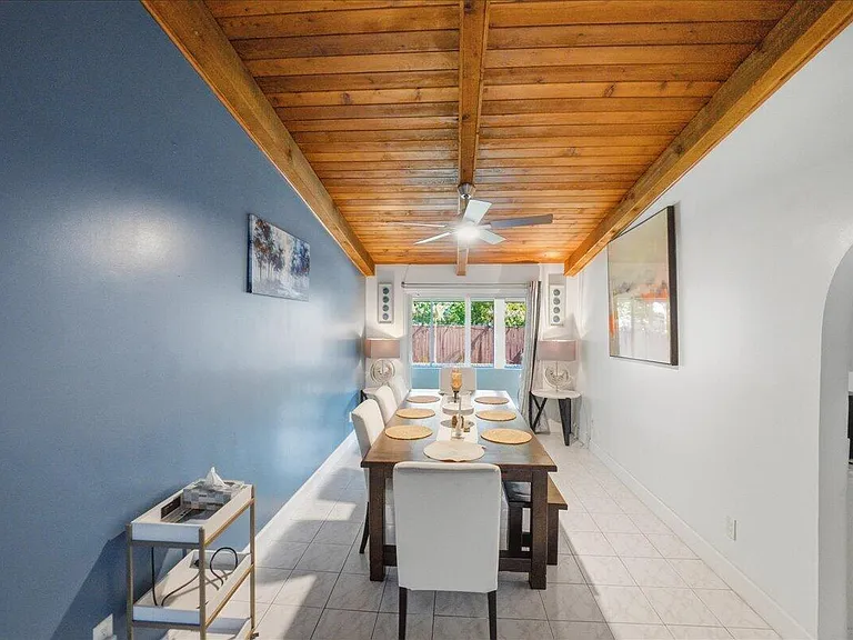 1326 SW Bartell Ave — Photo 13