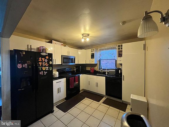 3rd image of 8931 E Roosevelt Blvd