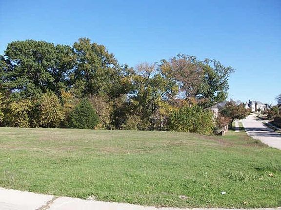 3rd image of 1505 Chessington Ln
