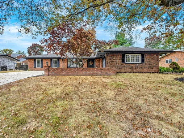 1317 Geders Ln, Saint Louis, MO 63122