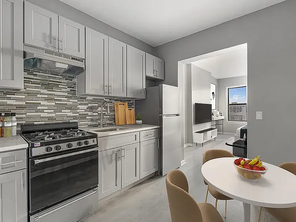 901 Dekalb Ave #2C