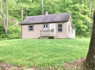 3931 E Gallimore Rd, Bloomfield, IN 47424