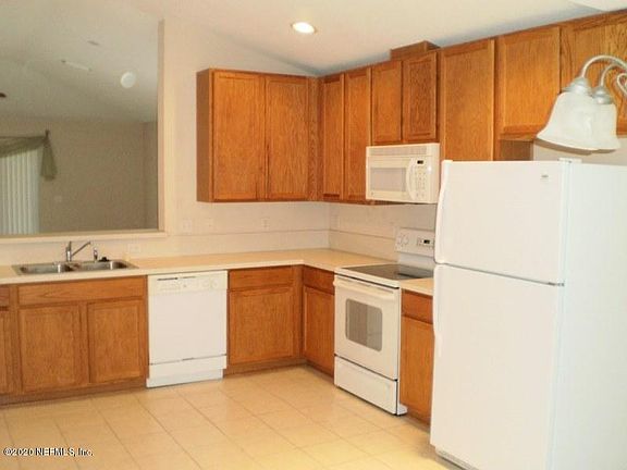 3rd image of 2012 N Cranbrook Ave