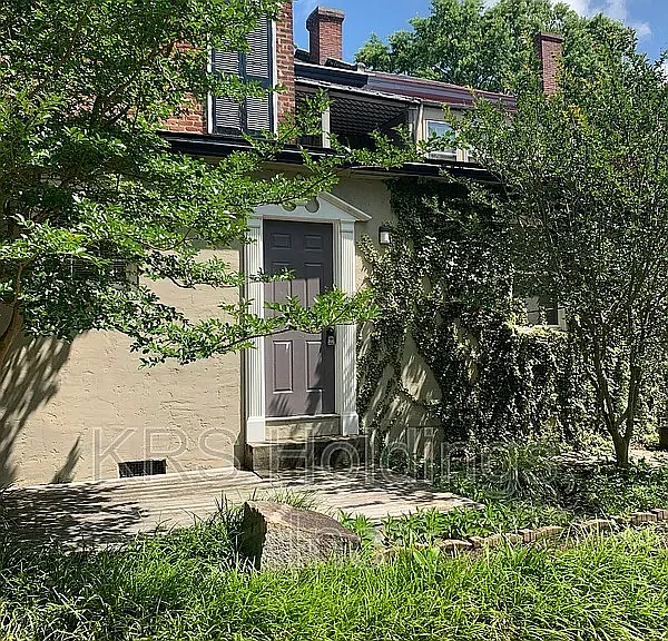 424 W Washington St #A — Photo 11