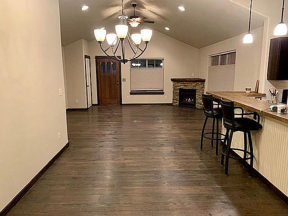 3rd image of 4603 Shadowglen Dr
