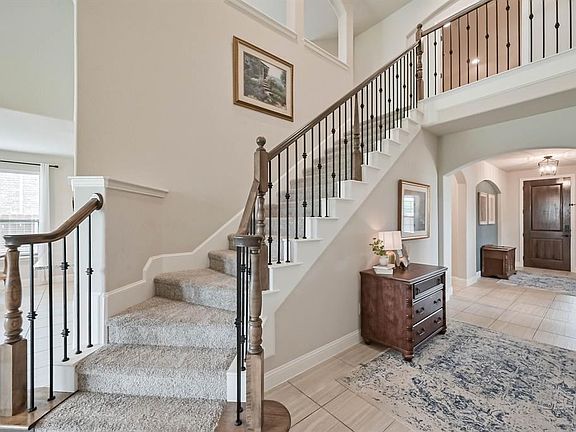 3rd image of 2800 Lamont Ct