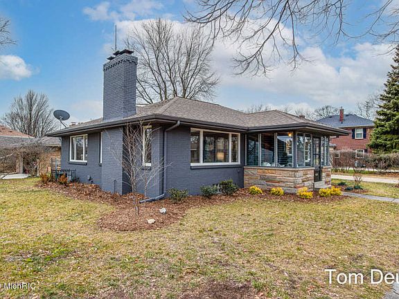 4th image of 628 Mulford Dr SE