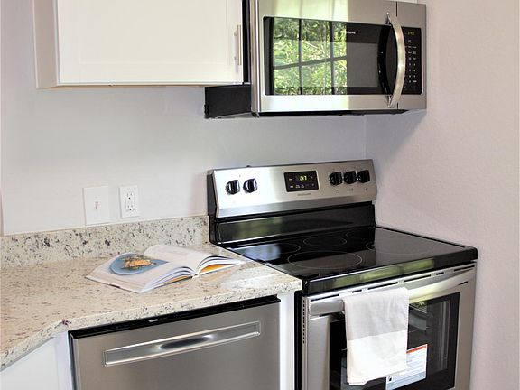 5th image of 13703 Richmond Park Dr N APT 2208