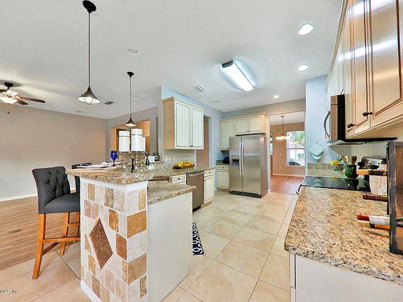 5th image of 966 Mineral Creek Dr