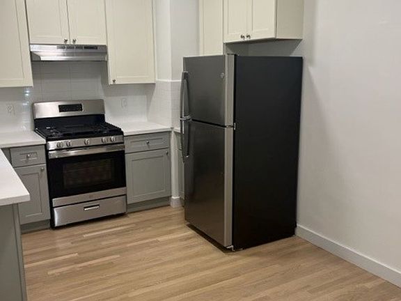 3rd image of 1930 Sacramento St APT 6