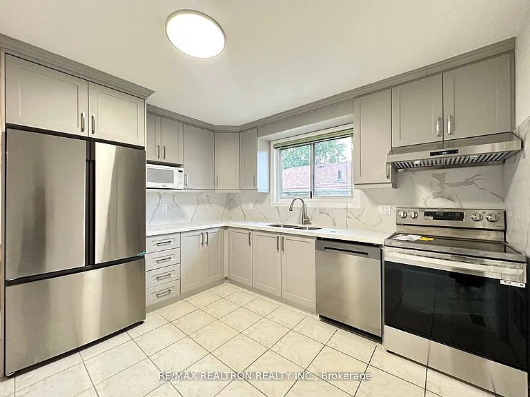 129 Sexton Cres #MAIN — Photo 2