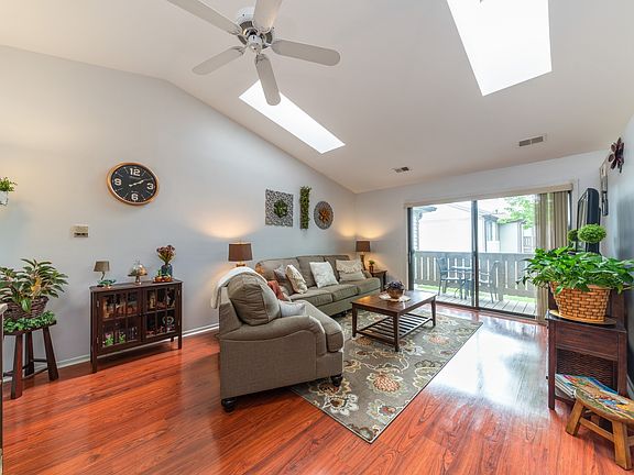 2nd image of 4120 Mallard Dr #4