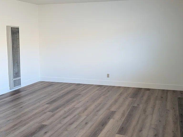 1037 Grand Ave #2 — Photo 6