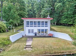 5600 Ottawattamie Dr, Pentwater, MI 49449