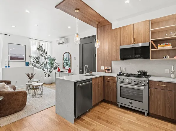 12 Lawton St APT 1A, Brooklyn, NY 11221