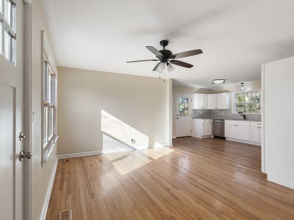 4th image of 1447 McCan Dr