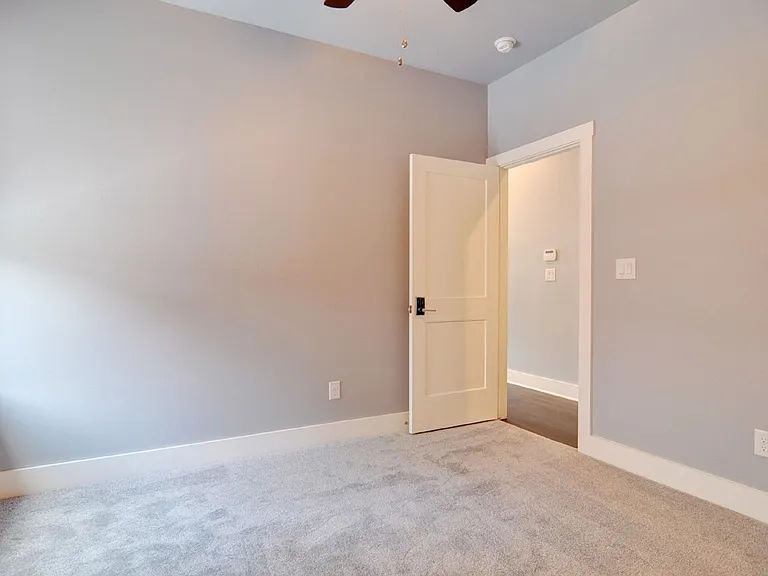 2822 Forest Park Blvd — Photo 42