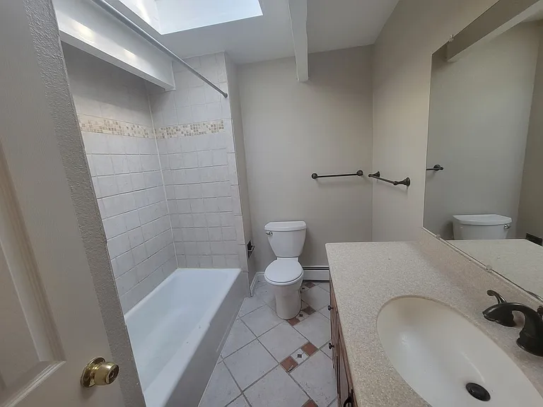 3574 Broadway St — Photo 14