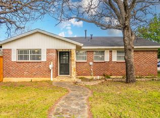 915 Vine St, Euless, TX 76040
