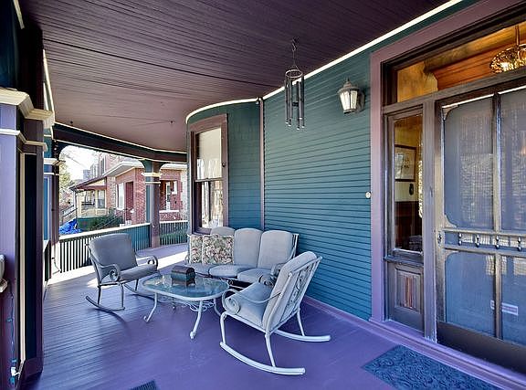 3rd image of 905 Elgin Ave