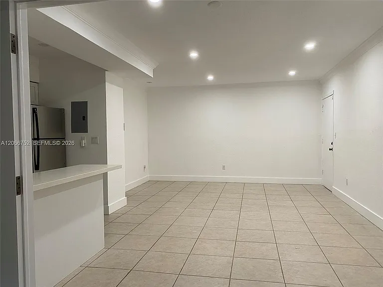 1 Edgewater Dr #103 — Photo 6