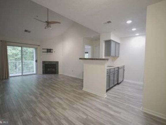 4th image of 8921C Town Center Cir