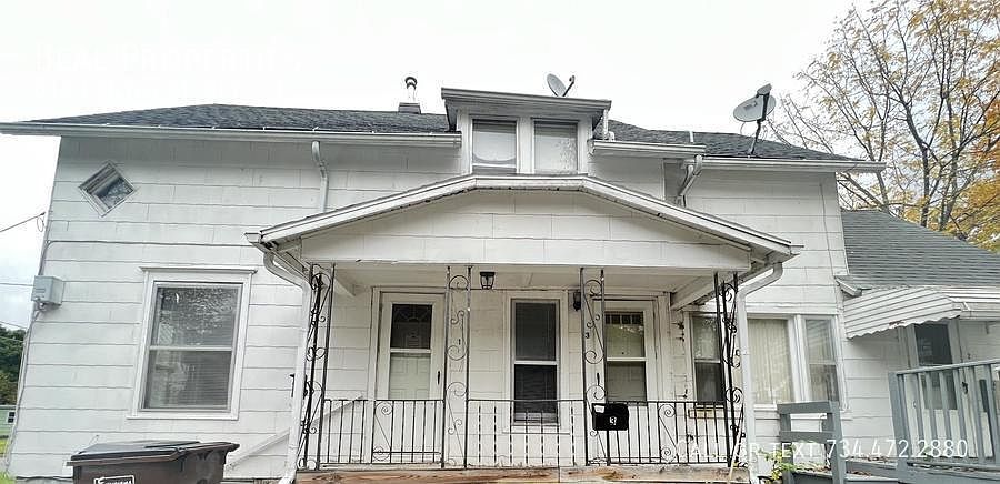 1st image of 615 Center St APT 1